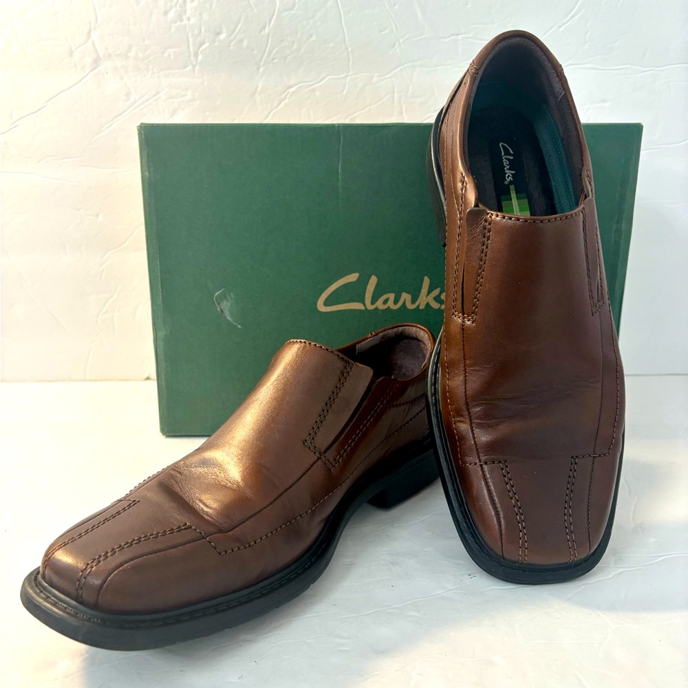 CLARKS Deane Brown Slip-on Loafers Size 7.5